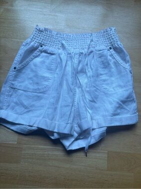 Men's White Flat Front Drawstring Shorts with Smocked Waist